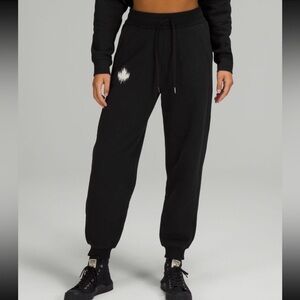 Lululemon Team Canada High Rise Jogger Size 8